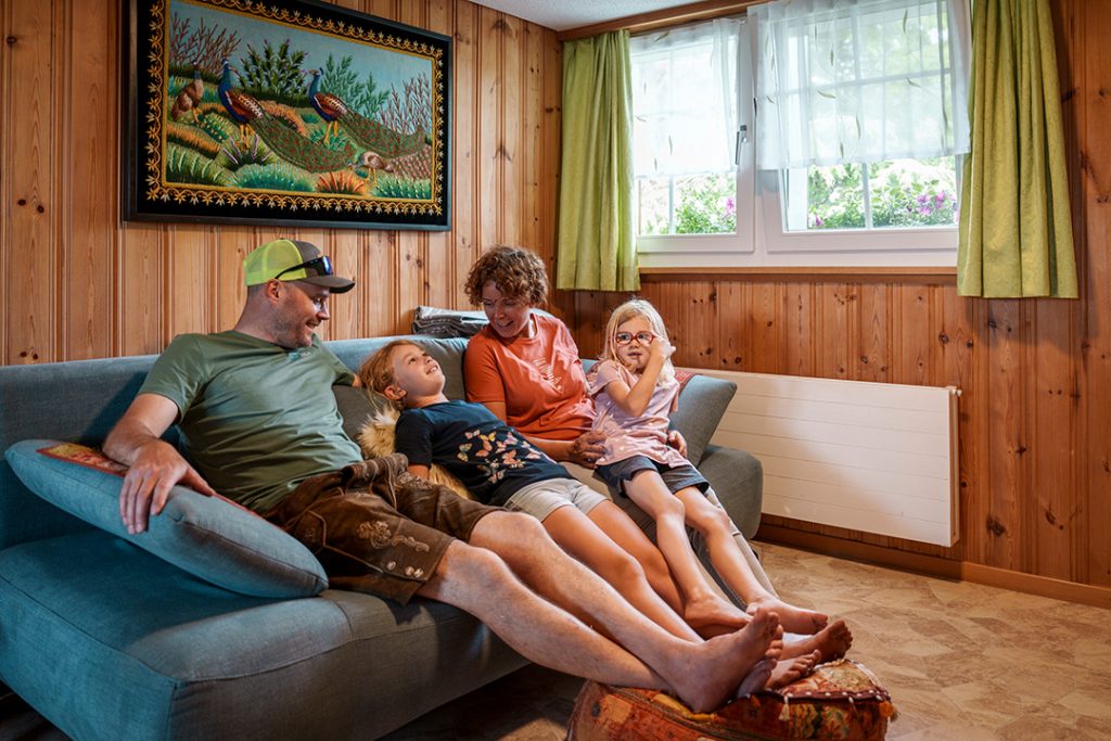 Ferienwohnung Buchen - Familie in der Ferienwohnung auf dem Bauernhof
